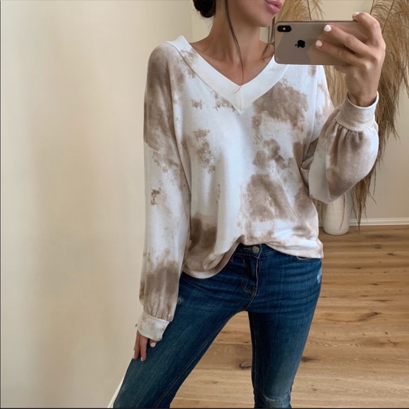 🆕🔄 Reposh Out & About Tie Dye Pullover Top - Picture 3 of 7